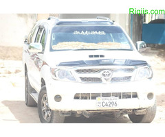 gaadhi iiba Toyota Hilux  model 2007 - Image 1