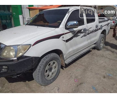 gaadhi iiba Toyota hilux hargeisa car for sale - Image 2