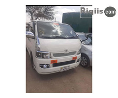 gaadhi iiba Toyota hiace hargeisa car for sale - Image 2