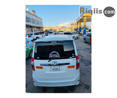 gaadhi iiba Toyota Noha hargeisa car for sale - Image 2