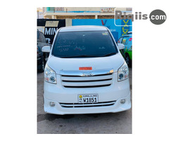 gaadhi iiba Toyota Noha hargeisa car for sale - Image 3