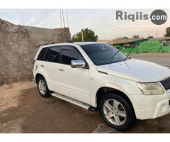 gaadhi iiba Suzuki escudo hargeisa car for sale - Image 2