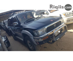 gaadhi iiba Toyota Surf Mogadishu car for sale - Image 2