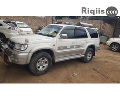 gaadhi iiba Toyota Surf Mogadishu car for sale - Image 2