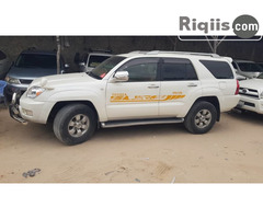 gaadhi iiba Toyota Surf Mogadishu car for sale - Image 2