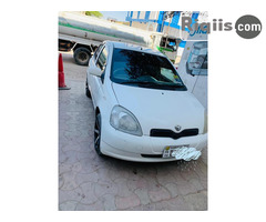 gaadhi iiba Toyota VItz model 2001 - Image 2