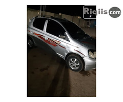 gaadhi iiba Toyota Vitz - Image 1