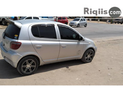 gaadhi iiba Toyota Vitz - Image 2