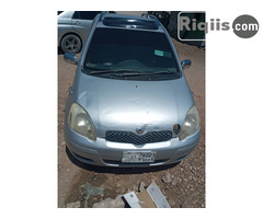 gaadhi iiba Toyota Vitz - Image 1