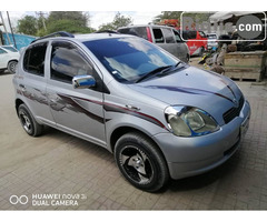 gaadhi iiba Toyota Vitz - Image 1