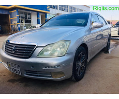 gaadhi iiba Toyota crown salon car for sale - Image 1