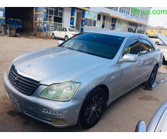 gaadhi iiba Toyota crown salon car for sale - Image 2