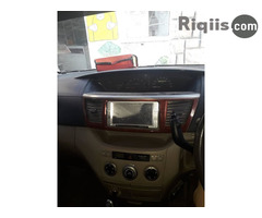 gaadhi iiba Toyot Noha Hargeisa car for sale - Image 3