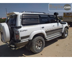 gaadhi iiba Toyota land Cruiser hargeisa  car for sale - Image 1