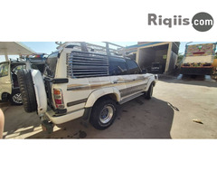 gaadhi iiba Toyota land Cruiser hargeisa car for sale - Image 3