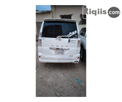 gaadhi iiba Toyota Noha Hargeisa car for sale - Image 1