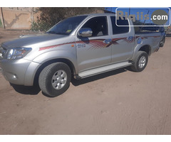 gaadhi iiba Toyota Hulix hargeisa car for sale - Image 2