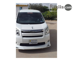 gaadhi iiba Toyota Noha hargeisa car for sale - Image 3