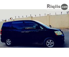 gaadhi iiba Toyota NOHA Hargeisa car for sale - Image 2