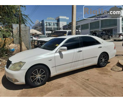 gaadhi iiba Toyota ROYAL SALOON Hargeisa car for sale - Image 2