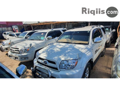 gaadhi iiba TOYOTA SRUF Mogadishu car for sale - Image 2