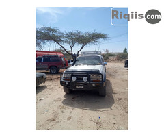 gaadhi iiba Toyota Land cruiser hargeisa car for sale - Image 1