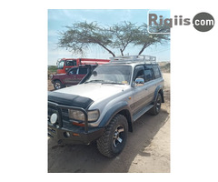 gaadhi iiba Toyota Land cruiser hargeisa car for sale - Image 3