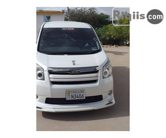 gaadhi iiba Toyota Noha hargeisa car for sale - Image 2