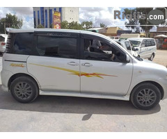 gaadhi iiba Toyota SAYNTA hargeisa car for sale - Image 2