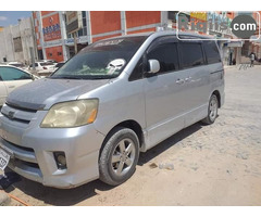 gaadhi iiba Toyota Noha hargeisa car for sale - Image 2